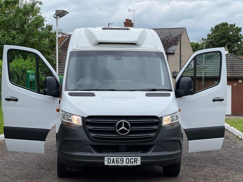 MERCEDES-BENZ SPRINTER