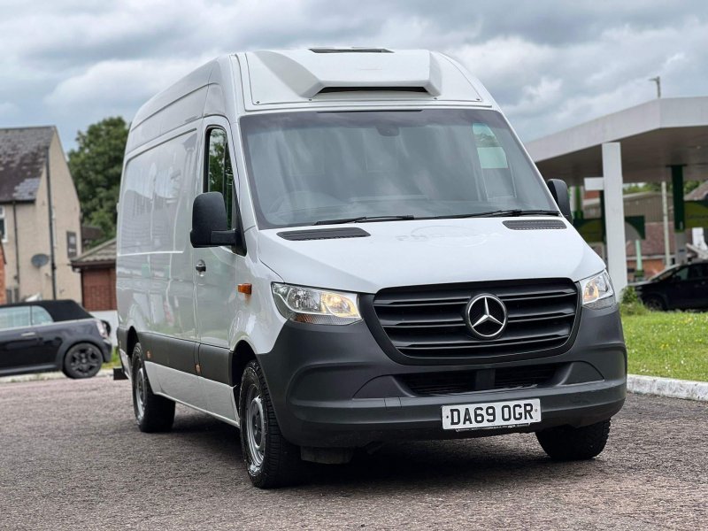 MERCEDES-BENZ SPRINTER