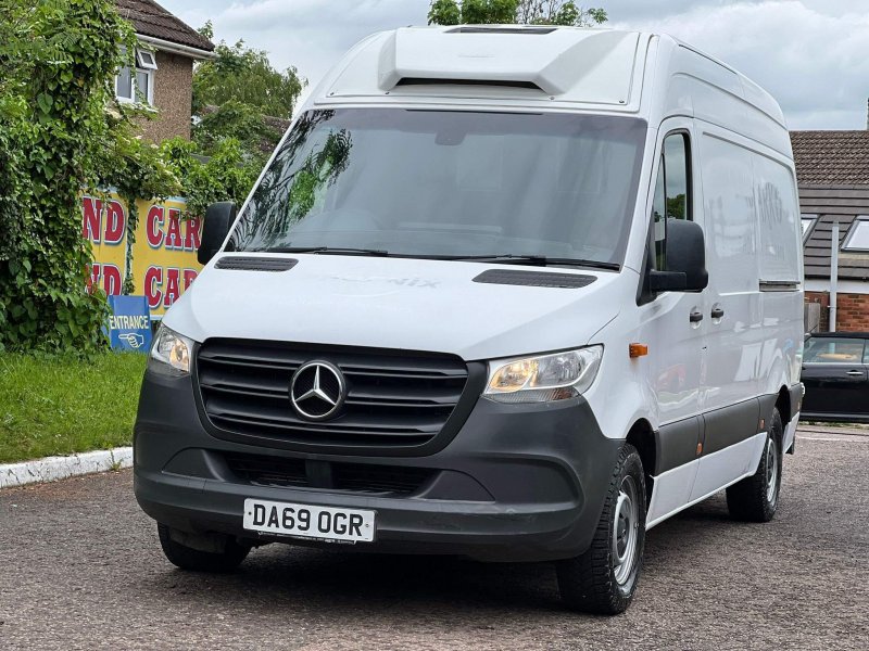 MERCEDES-BENZ SPRINTER