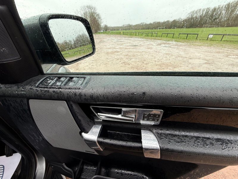 LAND ROVER DISCOVERY 4